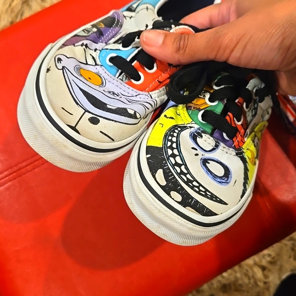 Vans Colorful Graphic Art Sneakers - Picture 3 of 7